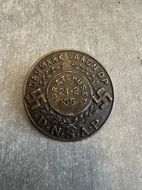 Ekstremt sjældent stort DNSAP mærke fra 1935