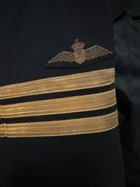 Original selvskabsuniform fra flyvevåbenet