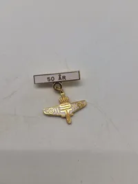 Samling militære pins og nåle