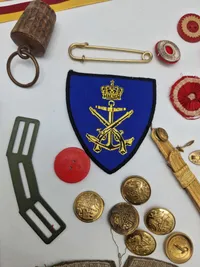 Lot diverse dansk militaria mm.