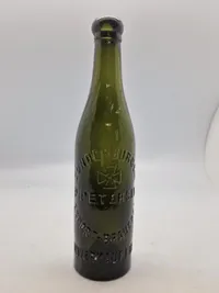 Sjælden original flaske fra P.Petersen (Sønderborg/Sonderburg) bemærk teksten er tysk, da flasken er fra før genforeningen 1920