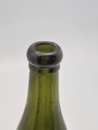 Sjælden original flaske fra P.Petersen (Sønderborg/Sonderburg) bemærk teksten er tysk, da flasken er fra før genforeningen 1920
