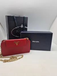 Original Prada taske med tilhørende kasse