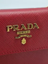 Original Prada taske med tilhørende kasse