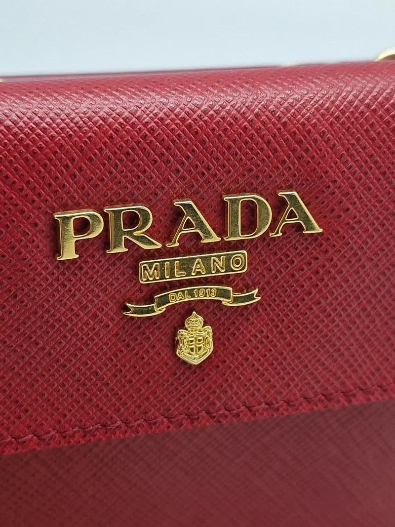 Original Prada taske med tilhørende kasse