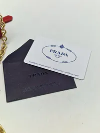 Original Prada taske med tilhørende kasse