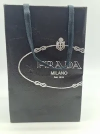 Original Prada taske med tilhørende kasse