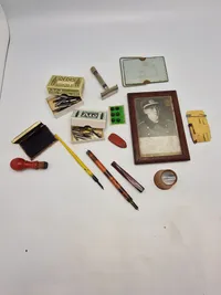 Originalt tysk ww2 lot med bl.a. foto, barber skraber mm