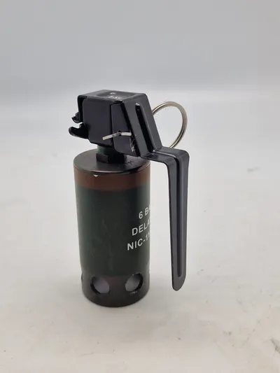 Original Øvelses håndgranat (6-Bang) anvendt bl.a. ved RIOT controls mm