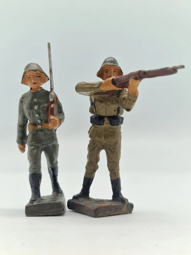 Originale tyske linoliumsfigurer