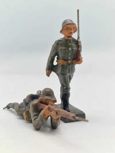 Originale tyske linoliumsfigurer