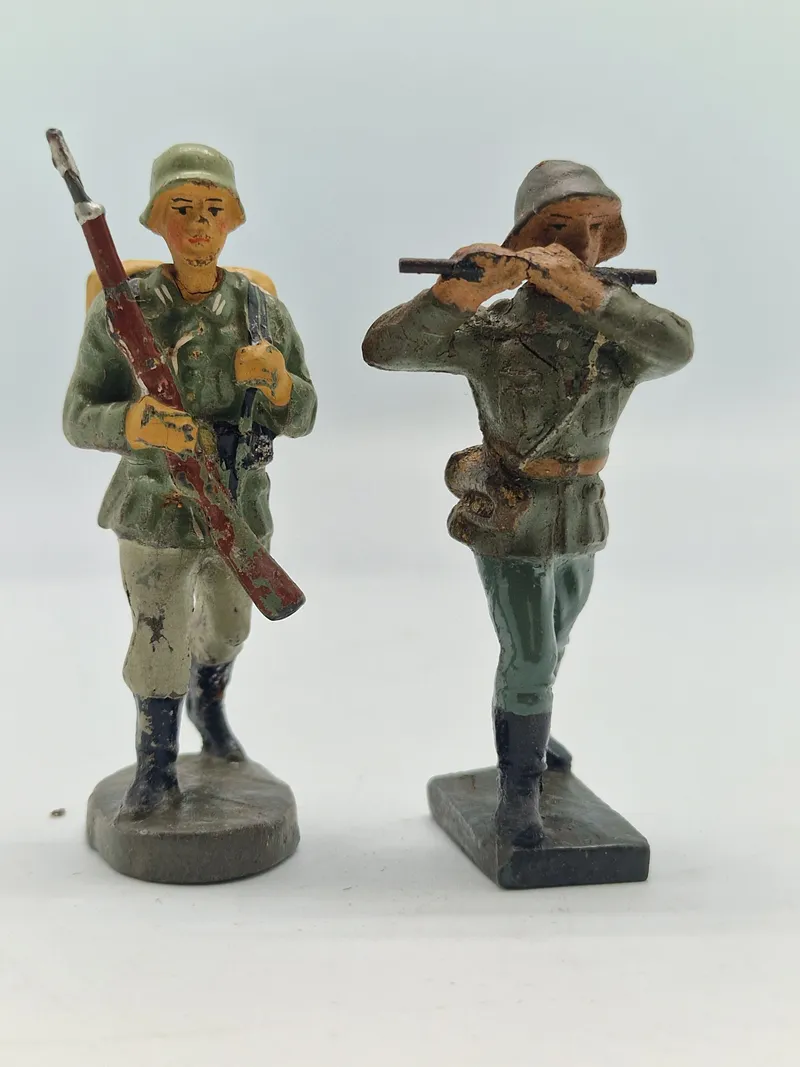 Originale tyske linoliumsfigurer