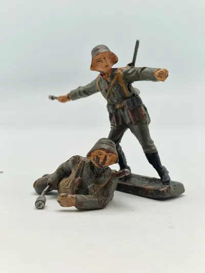 Originale tyske linoliumsfigurer