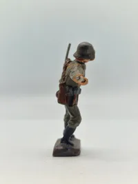 Originale tyske linoliumsfigurer