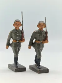 Originale tyske linoliumsfigurer
