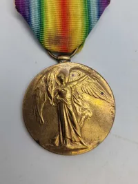 Original WW1  War Medal, samt Victory medal - givet til  : 3023 CORP. A.J. SHACKLEFORD R. BERKS. R. Der faldt ved Some 14/8-1916 KIA