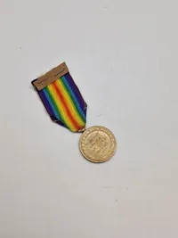 Original WW1  War Medal, samt Victory medal - givet til  : 3023 CORP. A.J. SHACKLEFORD R. BERKS. R. Der faldt ved Some 14/8-1916 KIA