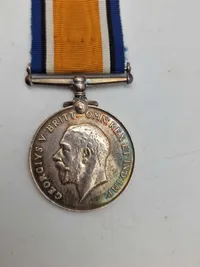 Original WW1  War Medal, samt Victory medal - givet til  : 3023 CORP. A.J. SHACKLEFORD R. BERKS. R. Der faldt ved Some 14/8-1916 KIA