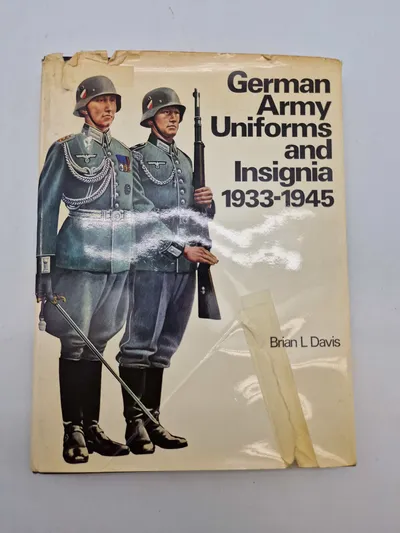 Super bog om uniformer og mærker Tyskland 1933-1945