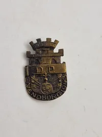 Originale politi mærker af sølv