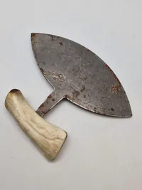 Original grønlandsk Uglo med greb af ben
