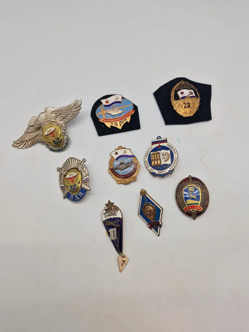 Samling originale russiske badges - flere ældre