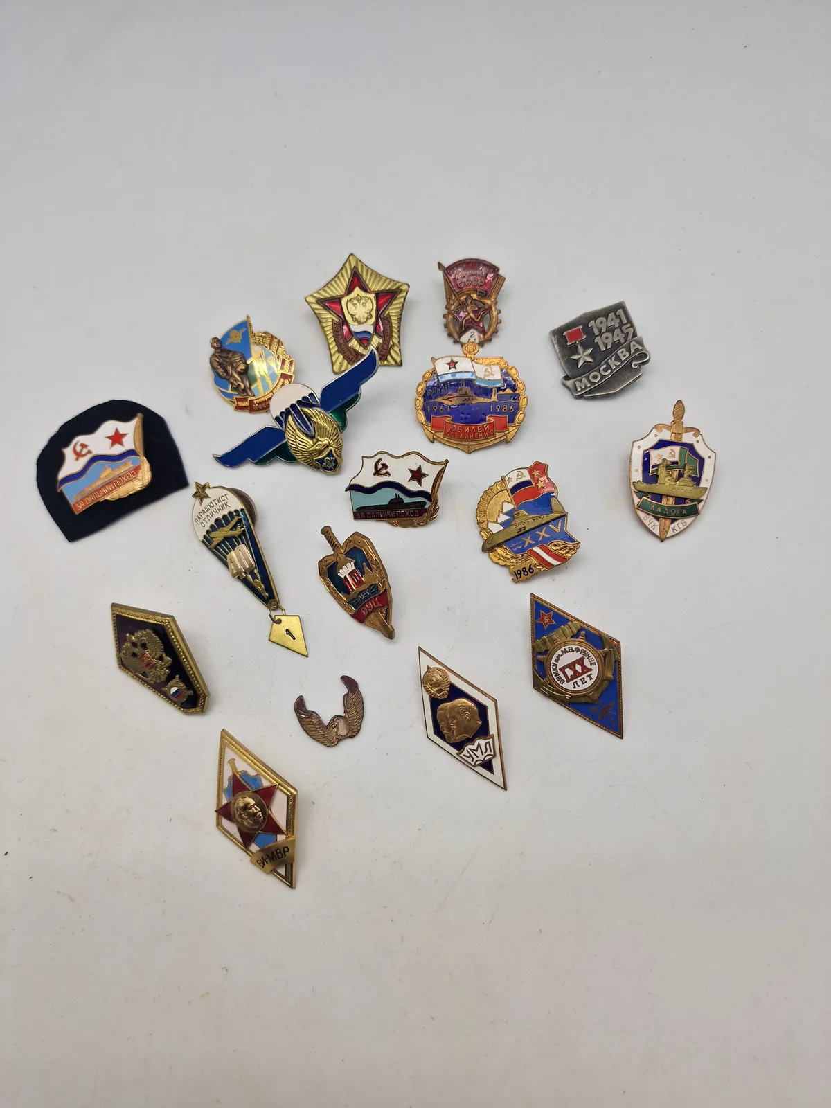 Samling originale russiske badges - flere ældre