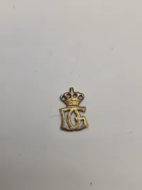 Samling pins og knapper - militære mm.