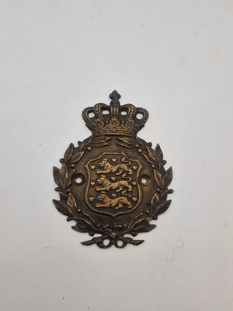 Originalt dansk M/23 nummerplade mærke