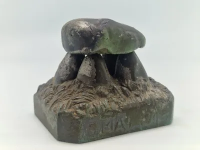 Miniature stendysse med teksten 5 maj 1945