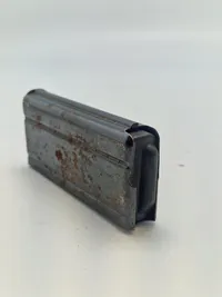 Originalt magasin til US carbine bl.a. nedkastet til den danske modstandsbevægelse