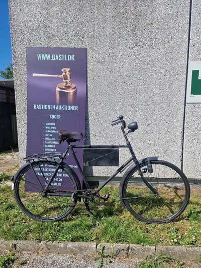 Sjælden original tysk truppenfahrad fra ww2 med tilhørende kasse mm. efterladt af tyskerne på Beldringe lufthavn Odense, 2 invendige gear