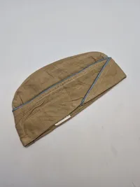 Original US WW2 khaki Garisson cap with combined glider parachute infantry patch