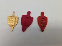 Samling danske regimentsmærker mm.