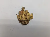 Samling danske regimentsmærker mm.