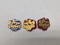 Samling danske regimentsmærker mm.
