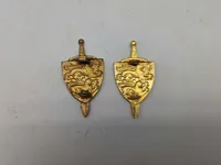 Samling danske regimentsmærker mm.
