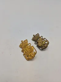 Samling danske regimentsmærker mm.