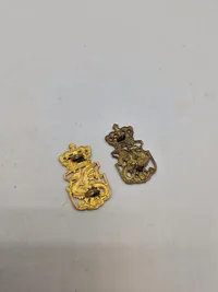 Samling danske regimentsmærker mm.