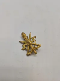 Samling danske regimentsmærker mm.