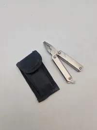 Multitool med taske