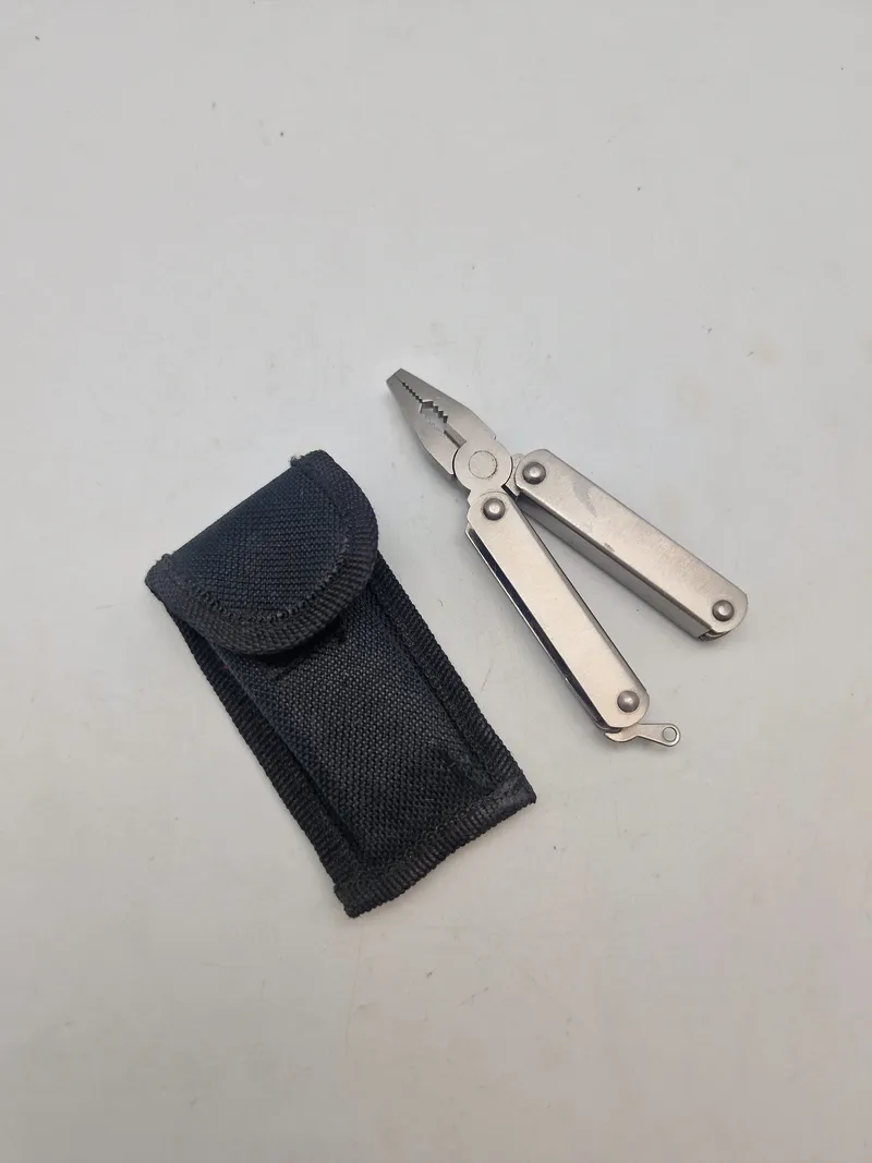 Multitool med taske