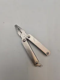 Multitool med taske