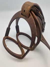 Originale krone stemplede danske militære stigbøjler