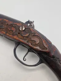 Original norsk flintepistol fremstillet af Anders Biørnstad. Skæftet er af birketræ - ca år 1780