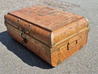 Original 1800 tals uniforms kiste af metal