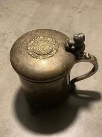 Præmiekrus med indlagt Mark mønt fra 1500 tallet - mønt original???