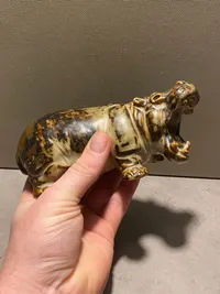 Knud Kyhn Flodhest, Kgl Porcelænsfabrik, 1 sortering fra ca. 1950 med sung glasur.