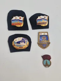 Originale tidlige russiske badges i emalje