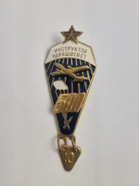 Originale tidlige russiske badges i emalje